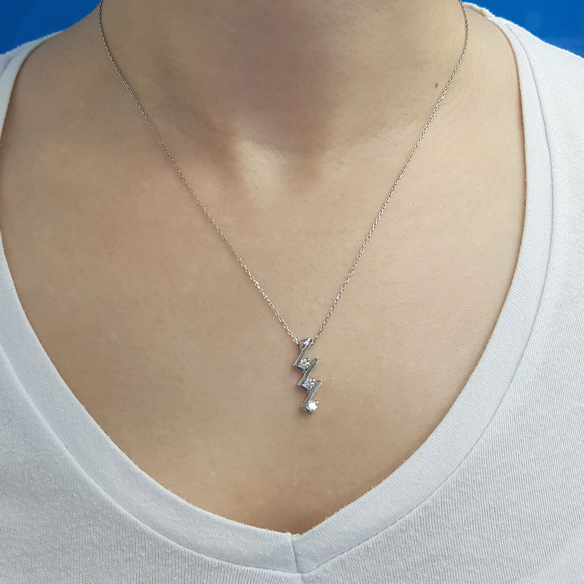 0,24 Karat Pırlanta Tria Kolye